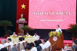 国家主席武文赏与宁顺省省委举行工作会议