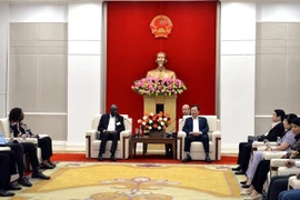 科特迪瓦共和国国民议会副议长率团访问广宁省