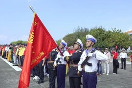 2023年越南侨团探访长沙岛县军民和海上高脚屋DK1之旅圆满结束