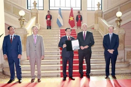越南国会主席王廷惠：促进越南与阿根廷各地方间的合作关系
