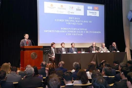越南国会主席王廷惠出席越南贸易和投资机会论坛