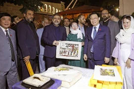 越南国会主席王廷惠出席伊朗越南文化周开幕式