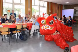 比利时“夏季过春节”为越南贫困儿童捐款