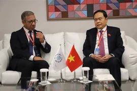 越南国会常务副主席分别会见各国议会联盟领导和老挝国会领导