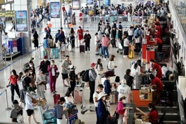 年初至今各航空港货物和旅客吞吐量猛增