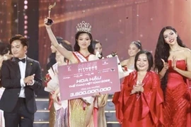佳丽段秋水摘得2022年越南体育小姐桂冠