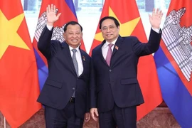 越南政府总理范明政会见柬埔寨参议院主席