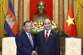 越南国家主席阮春福会见柬埔寨参议院主席赛冲