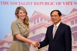 越南外长裴青山与加拿大外长梅兰妮·乔利举行会谈