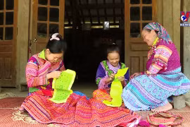  越南宣光省蒙族人保留与弘扬刺绣手艺
