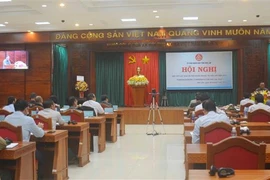 得乐省人民委员会举行外国援助商见面会
