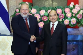 国家主席阮春福会见古巴总理曼努埃尔·马雷罗