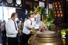胡志明市举行西贡-堤岸-嘉定-胡志明市革命传统见面会