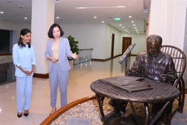 加强越南通讯社与古巴格拉玛报的合作