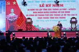 越南政府总理范明政出席朔庄省重设30周年庆典