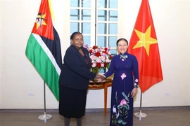 加强越莫友谊