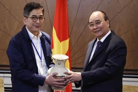 国家主席阮春福会见印尼工商会主席和Traveloka联合创始人