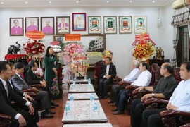 2022年圣诞节：中央民运部部长裴氏明怀前往安江省祝贺圣诞