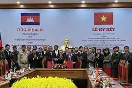 昆嵩省与柬埔寨上丁省加强全面合作关系
