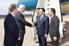 越南国会主席王廷惠抵达伦敦 开始对英国进行正式访问