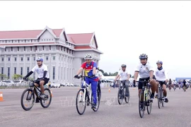 越老建交 60 周年：骑单车庆祝 2022 年老越团结友好年