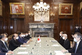 越南国家主席阮春福会见日本参议院议长尾辻秀久