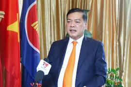 新加坡总统访越之旅有助于升格双边关系和深化两国战略伙伴关系