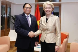 越南政府总理范明政会见欧盟各国和区域组织领导人