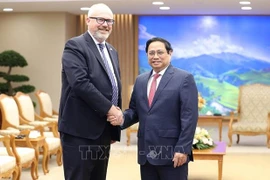 政府总理范明政会见澳大利亚参议员兼助理贸易部长蒂姆·艾尔斯