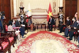 胡志明市领导会见法语国家国际组织秘书长