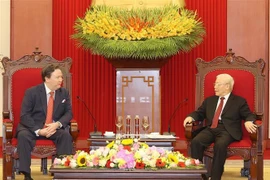 越共中央总书记阮富仲会见美国驻越大使马克·纳珀