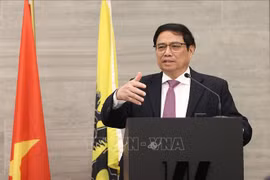 越南政府总理范明政与法兰德斯大区主席让·让邦共进工作午餐