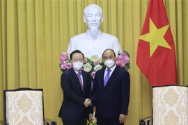 越南国家主席阮春福会见韩国信贷担保基金主席尹大熙