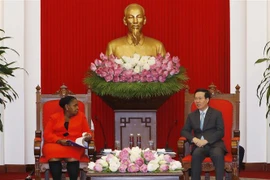 越共中央书记处常务书记武文赏会见莫桑比克议会议长