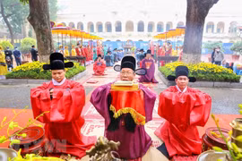 再现“进贡御用万年历喜迎新春”仪式活动在升龙皇城举行