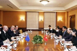 越南国家主席阮春福会见出席日本前首相安倍国葬的世界各地领导人