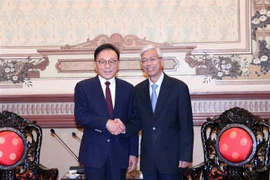 胡志明市重视和希望加强与韩国各地方的合作