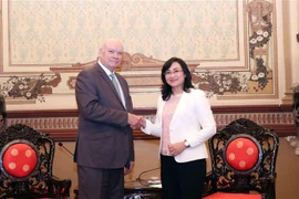 胡志明市领导会见古巴外贸外资部部长马尔米耶卡