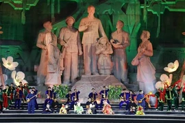 “越南岱依族、侬族和傣族天曲”人类非物质文化遗产代表作名录证书颁证仪式举行