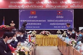 越南清化省与老挝华潘省加强地方间合作
