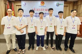 越南队5名学生在2022年国际物理学奥林匹克全部夺牌