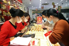 1月12日上午越南国内黄金价格超过6170万越盾