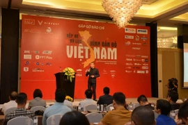 1700辆汽车拼成巨型越南地图