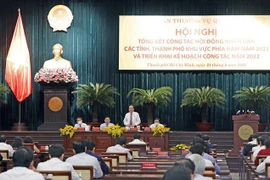 国会主席王廷惠出席南部省市人民议会工作部署会议