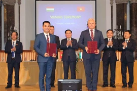 越南国会主席王廷惠出席越匈教育合作论坛