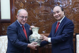 国家主席阮春福会见德国世界大学服务机构主席