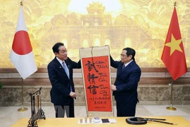 日本首相岸田文雄访问越南：真诚、亲情、信任