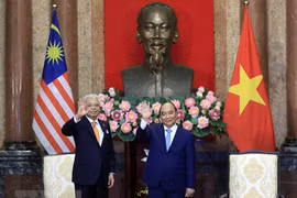 越南国家主席阮春福会见马来西亚总理