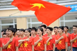 第十五届国会第三年次会议：不得阻碍国旗、国徽、国歌的普及传播和使用