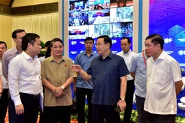 越南国会主席王廷惠检查2022年越南经济社会论坛筹备工作